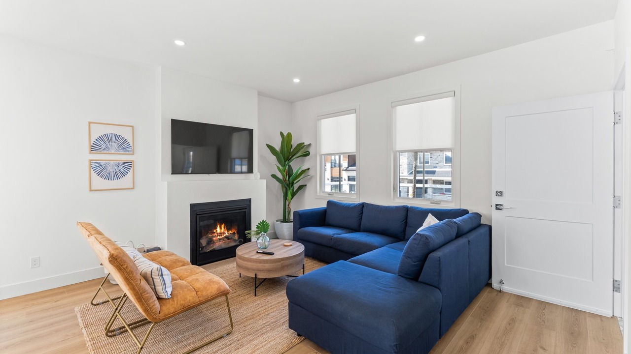 Photo of Livingroom in Grand Bend