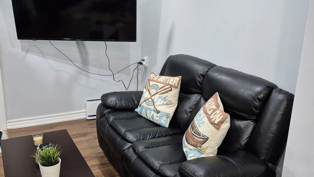 Photo of Livingroom in Janetville