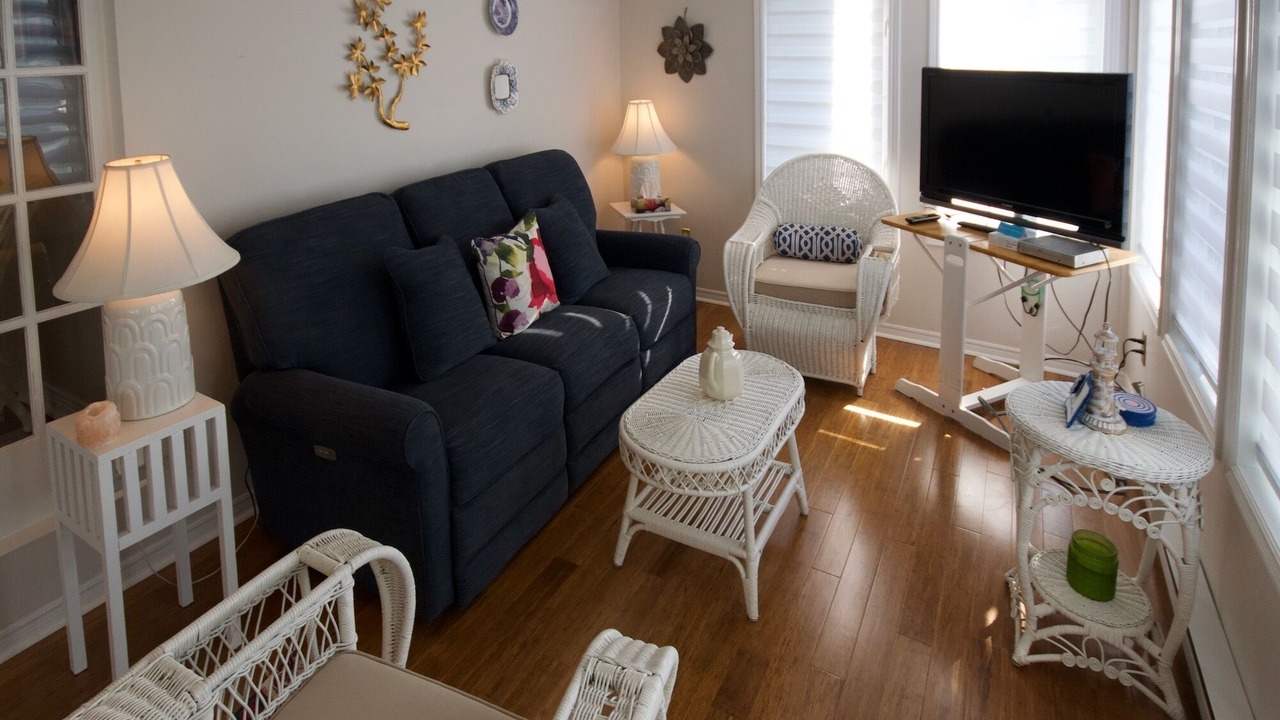 Photo of Livingroom in Grand Bend
