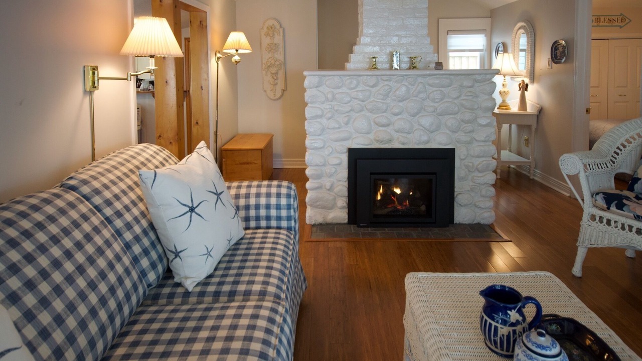 Photo of Livingroom in Grand Bend
