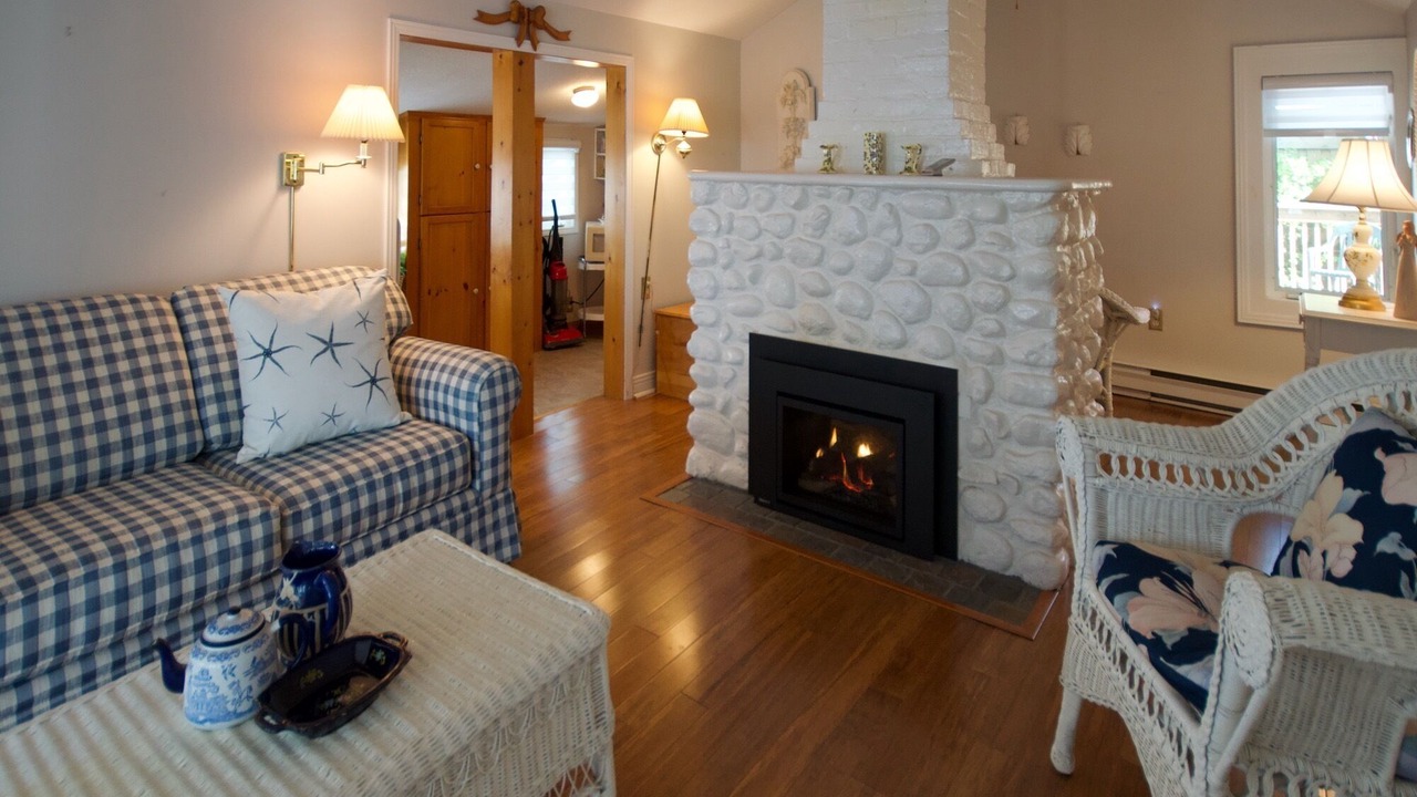 Photo of Livingroom in Grand Bend