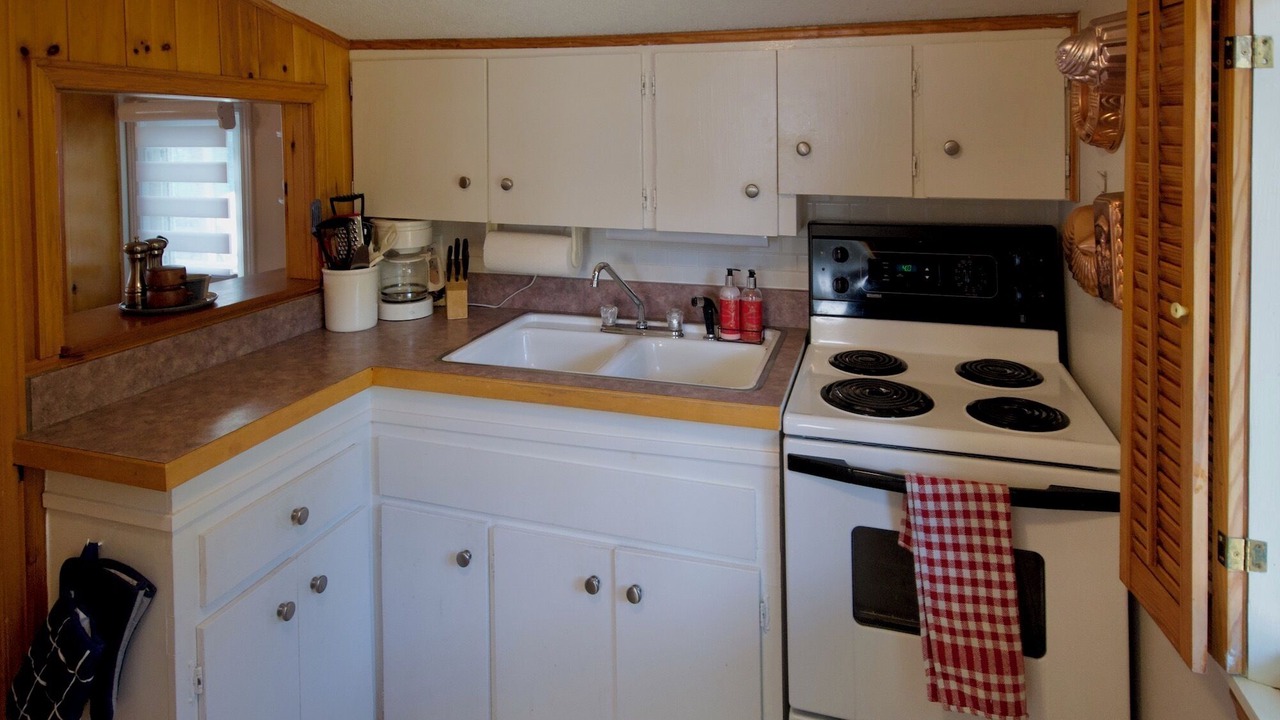 Photo of Kitchen in Grand Bend