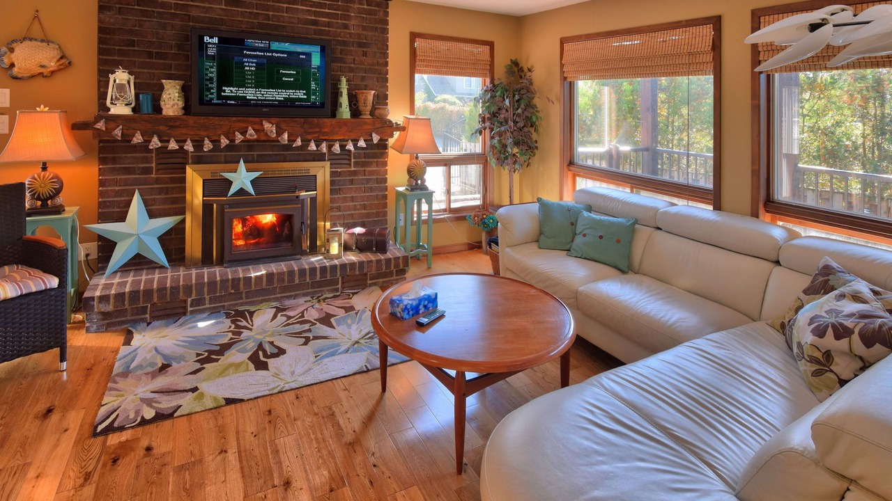 Photo of Livingroom in Grand Bend