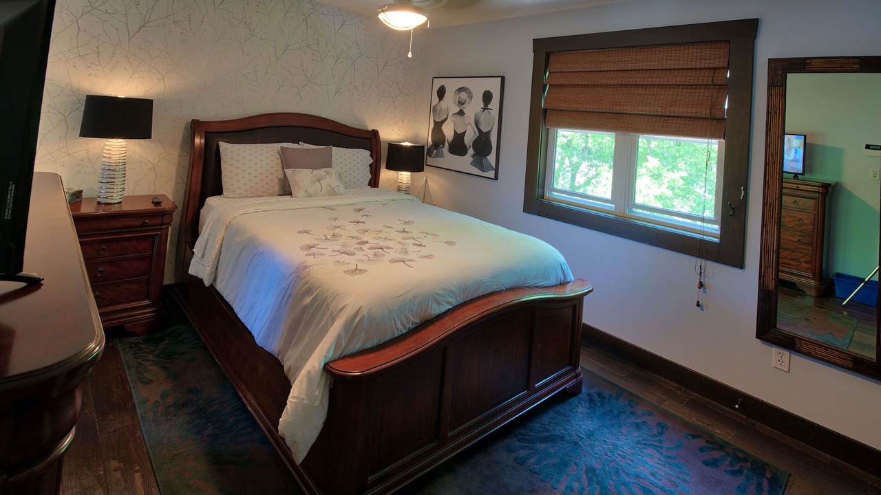 Photo of Bedroom in Grand Bend