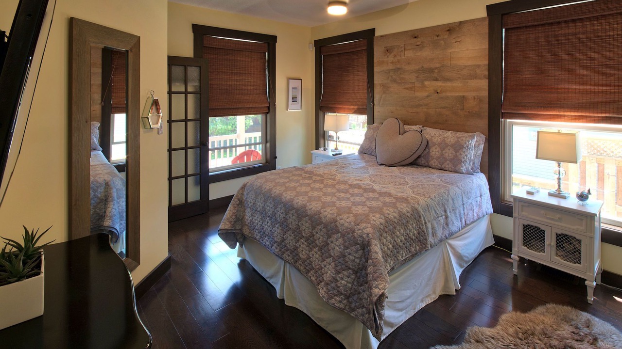 Photo of Bedroom in Grand Bend
