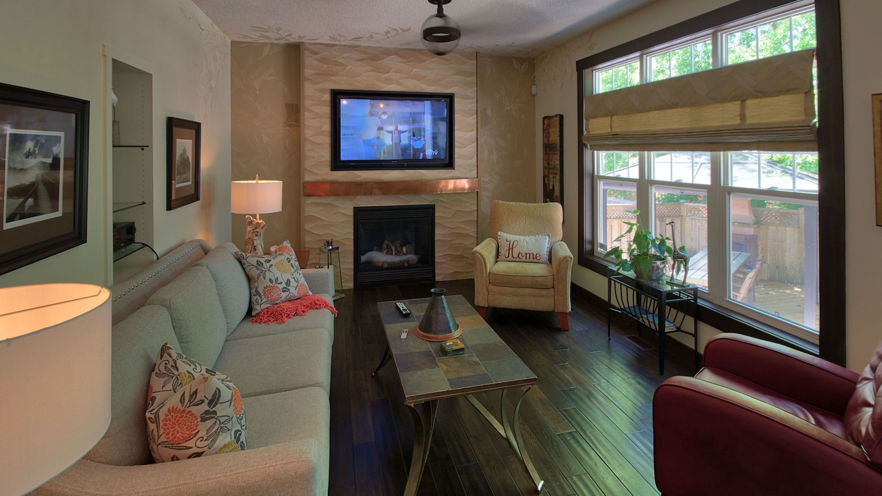 Photo of Livingroom in Grand Bend