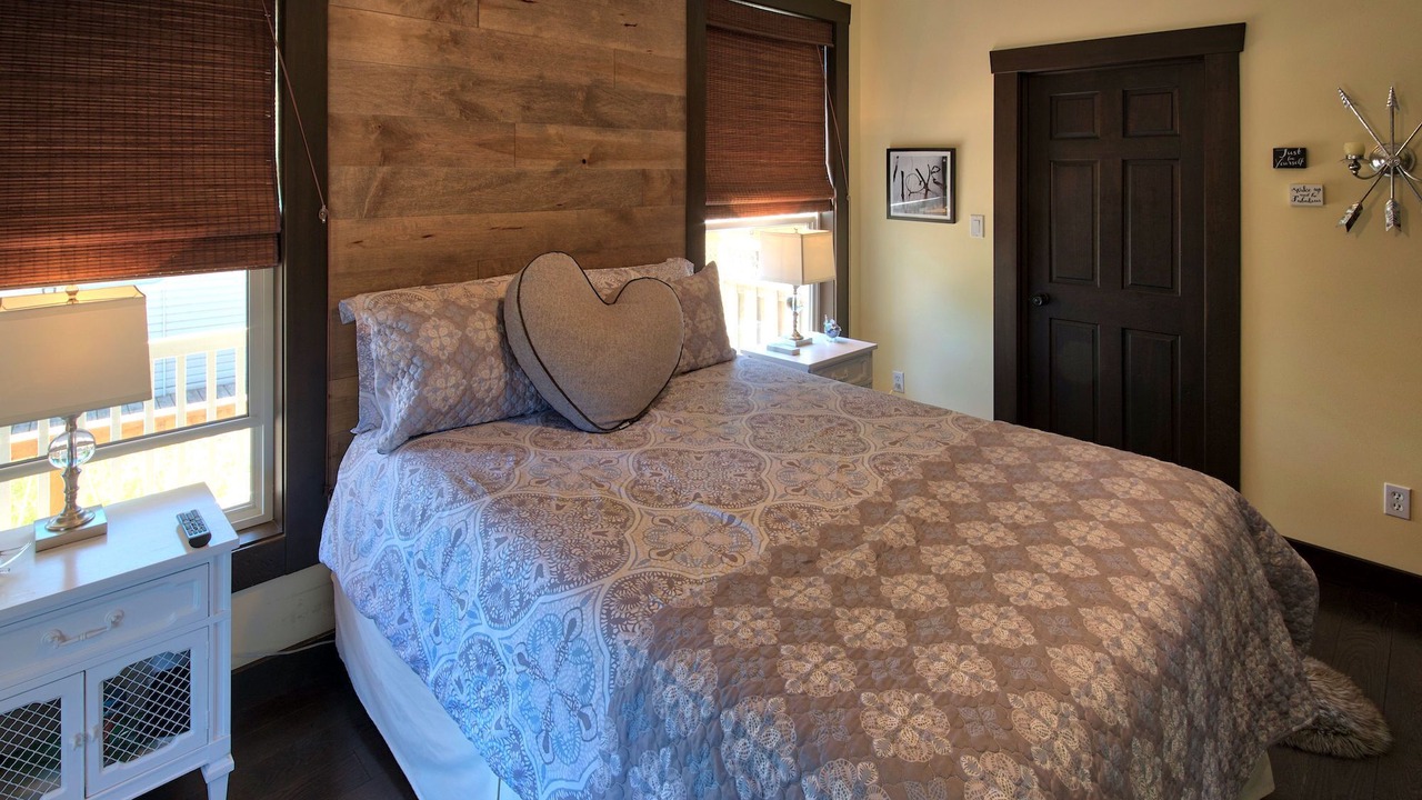 Photo of Bedroom in Grand Bend
