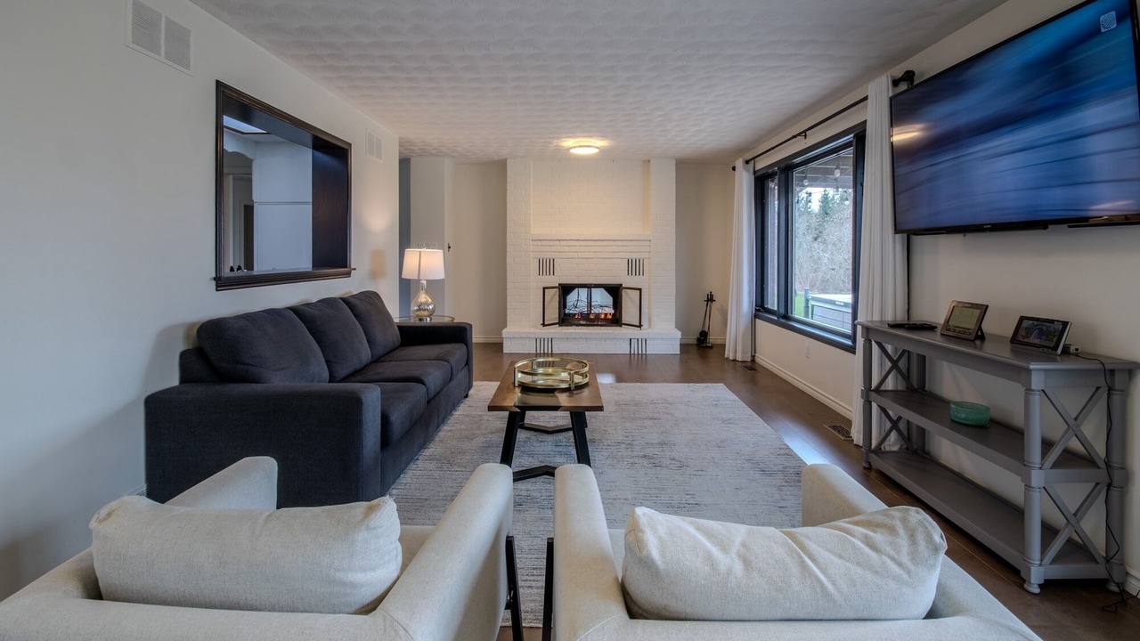 Photo of Livingroom in Central Huron