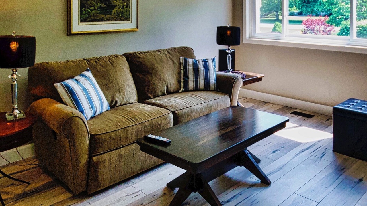 Photo of Livingroom in Grand Bend