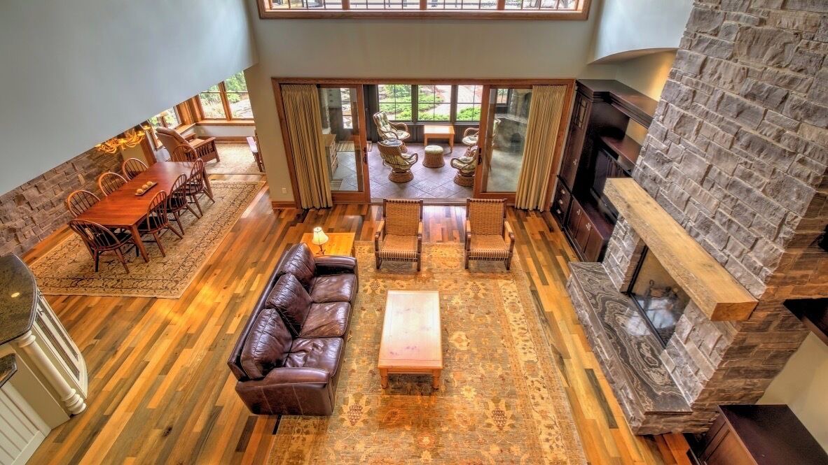 Photo of Livingroom in Grand Bend