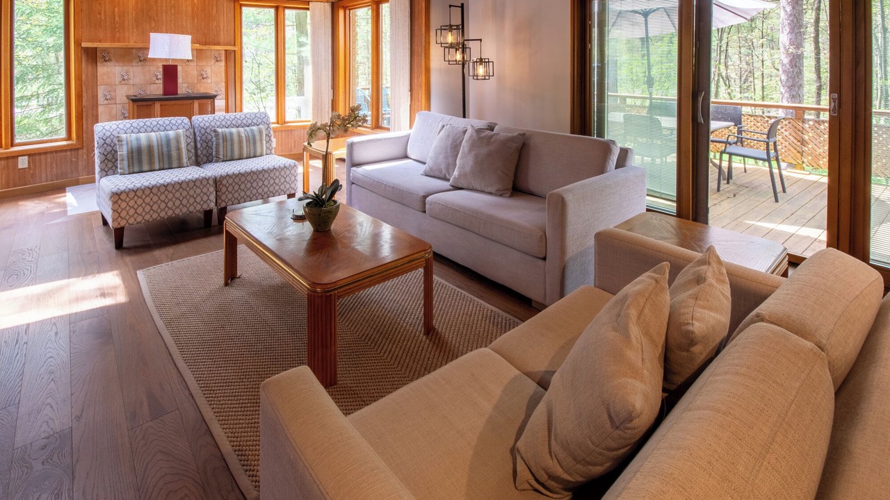 Photo of Livingroom in Grand Bend