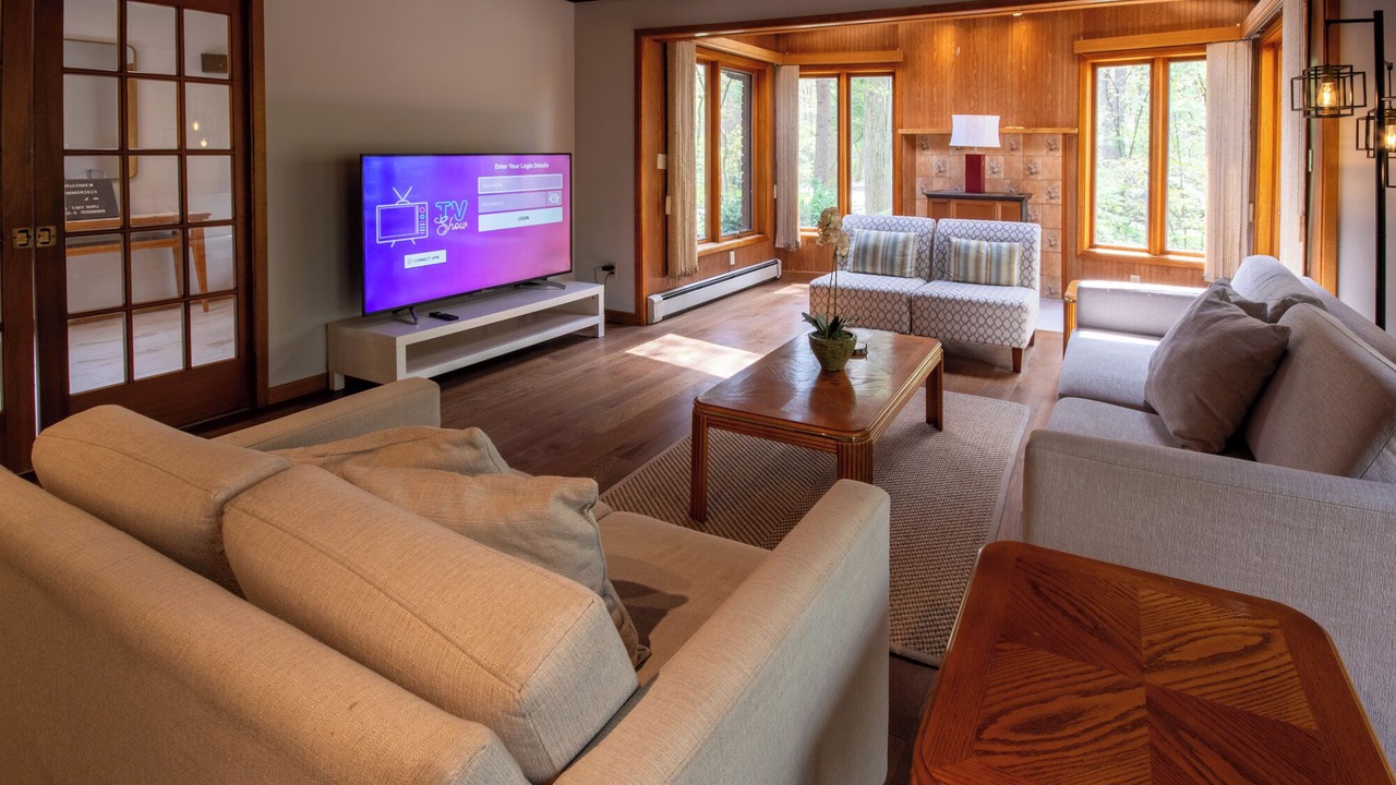 Photo of Livingroom in Grand Bend