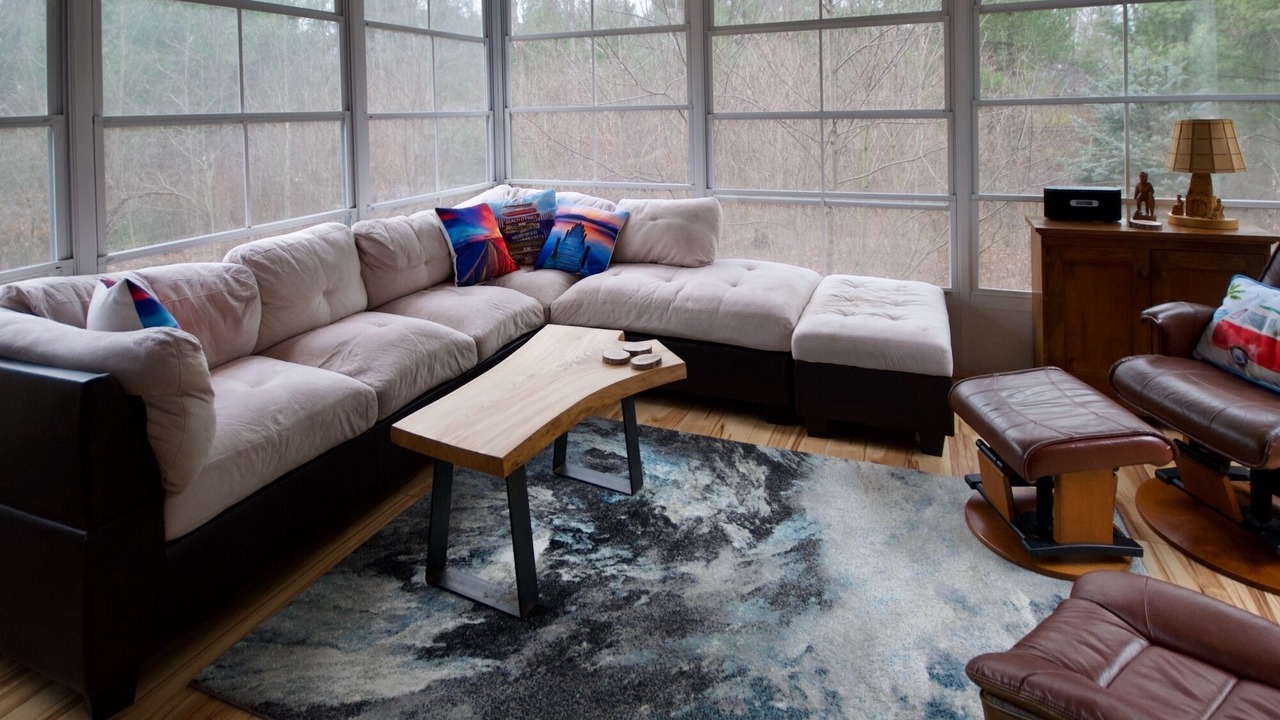 Photo of Livingroom in Grand Bend