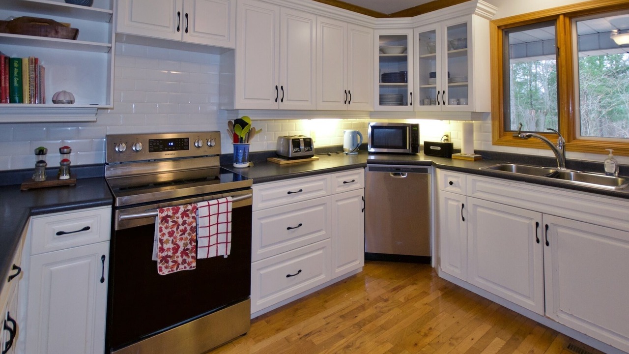 Photo of Kitchen in Grand Bend