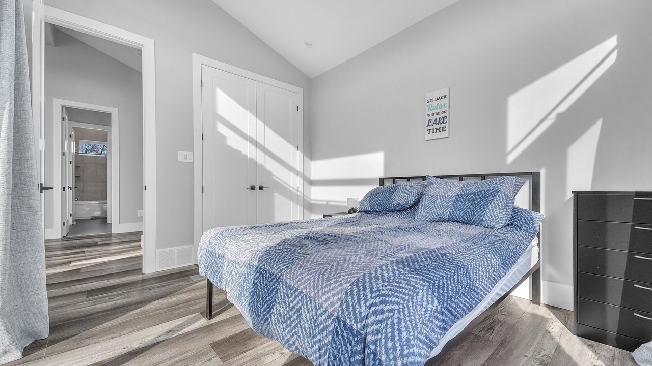 Photo of Bedroom in Grand Bend