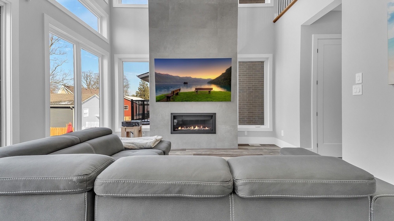Photo of Livingroom in Grand Bend
