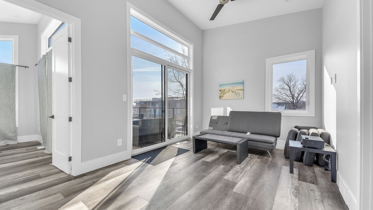 Photo of Livingroom in Grand Bend