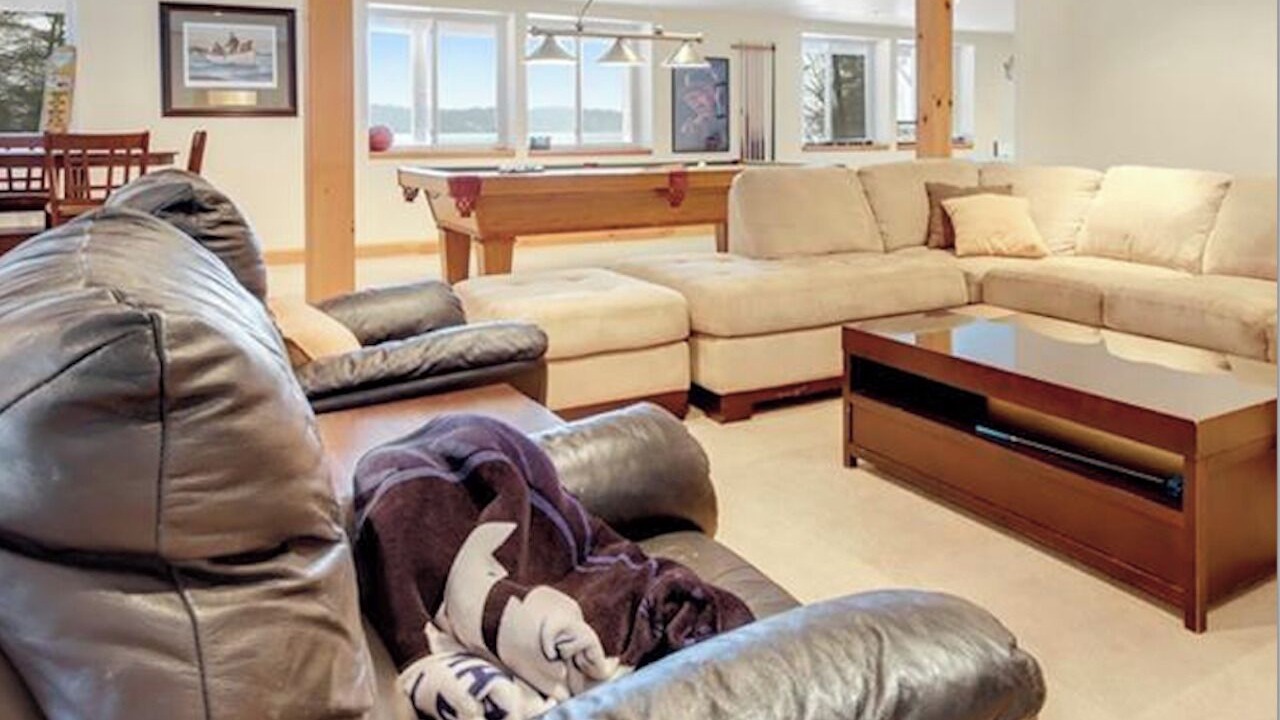 Photo of Livingroom in Rideau Lakes