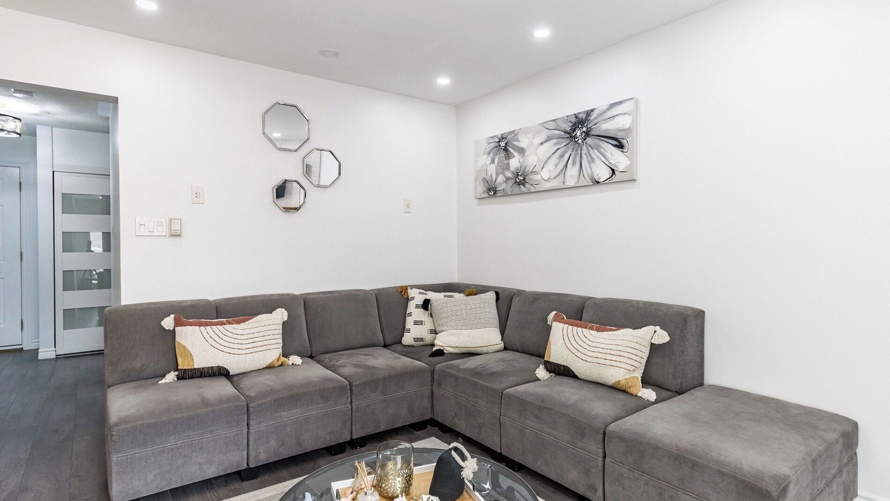 Photo of Livingroom in Caledon