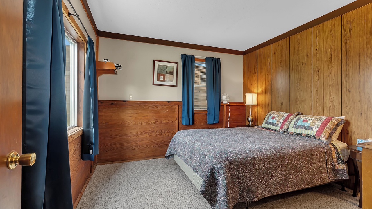 Photo of Bedroom in South Haven