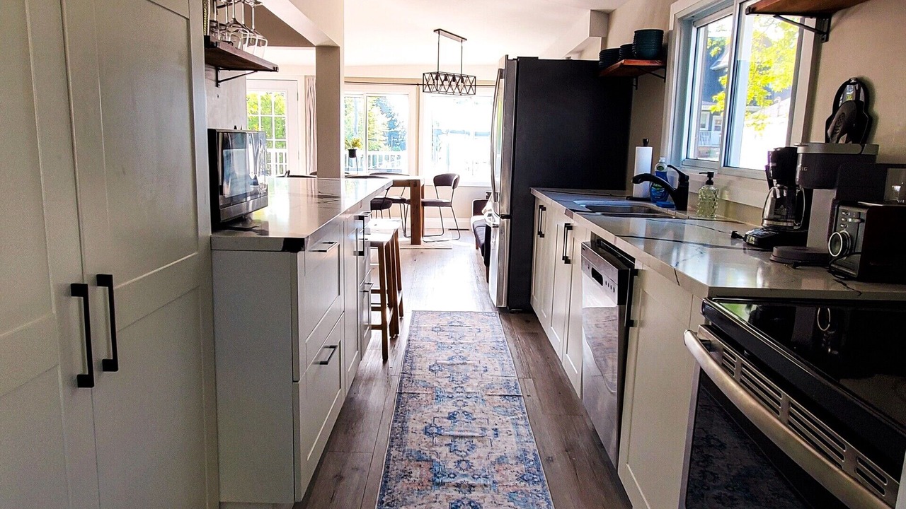 Photo of Kitchen in Grand Bend