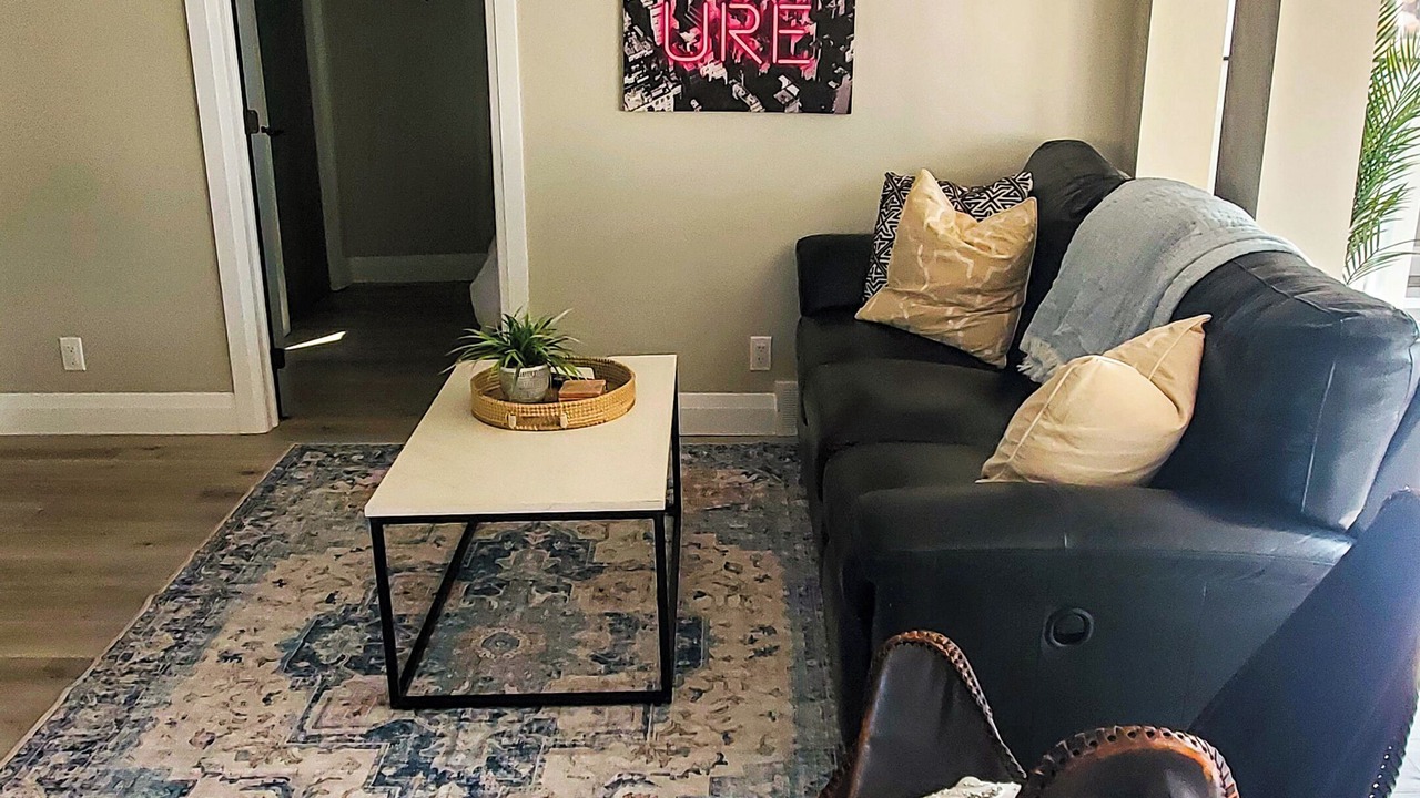 Photo of Livingroom in Grand Bend