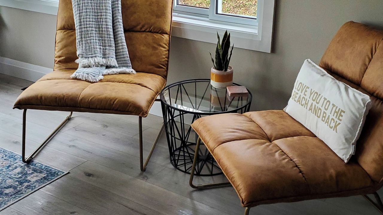 Photo of Livingroom in Grand Bend
