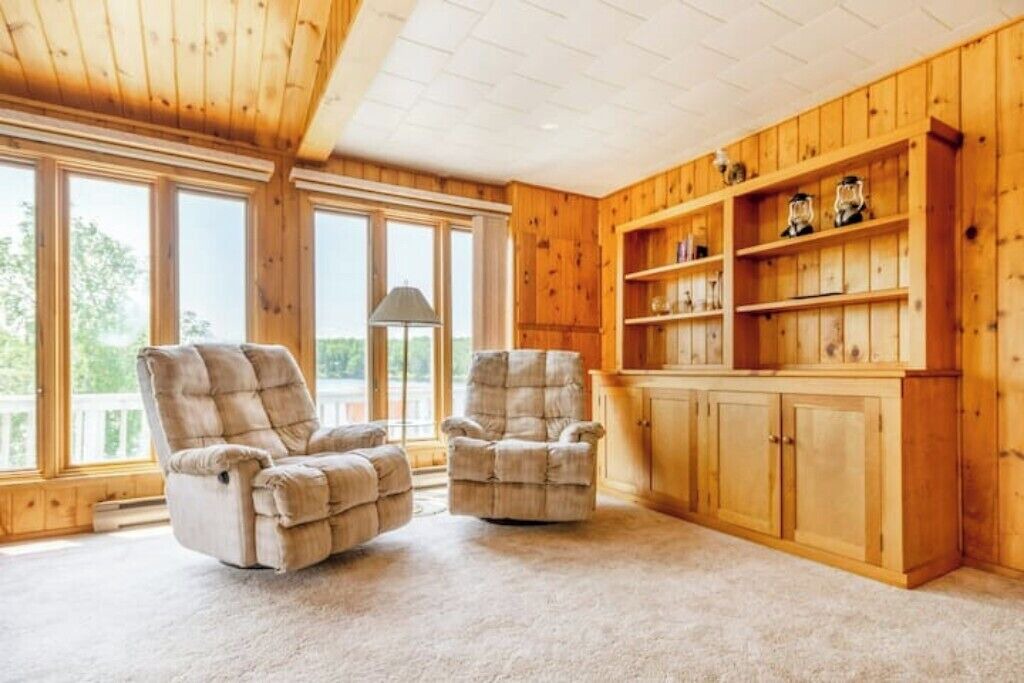 Photo of Livingroom in Unorganized Centre Parry Sound