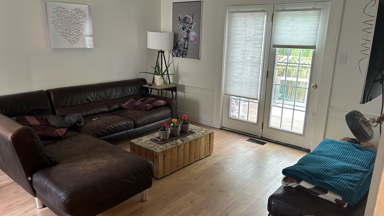 Photo of Livingroom in Cobourg