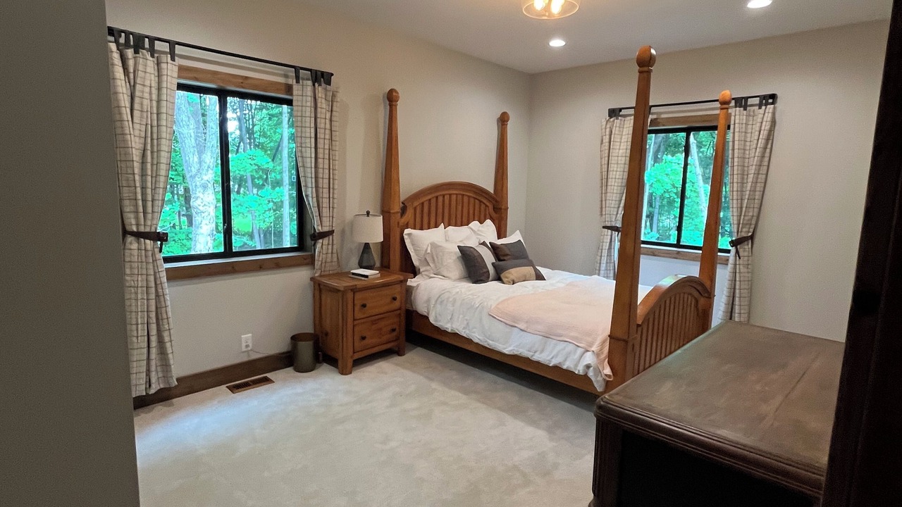 Photo of Bedroom in Deerwood