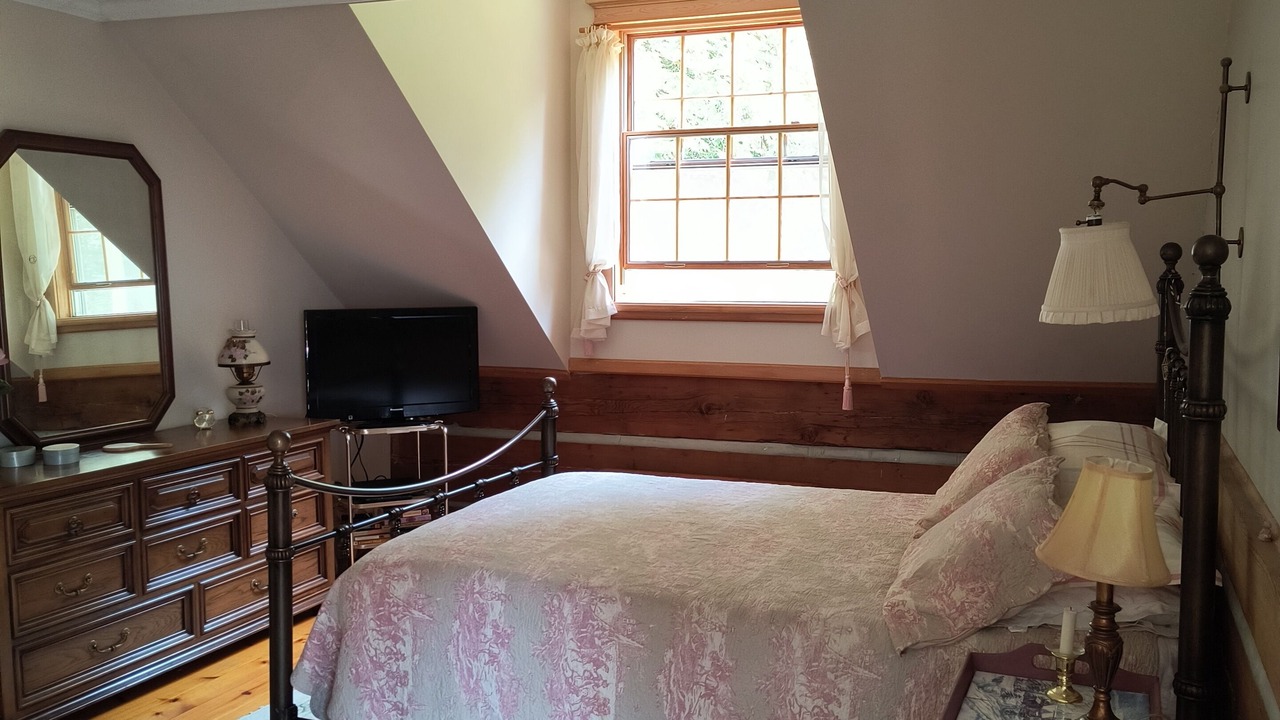 Photo of Bedroom in Tiny