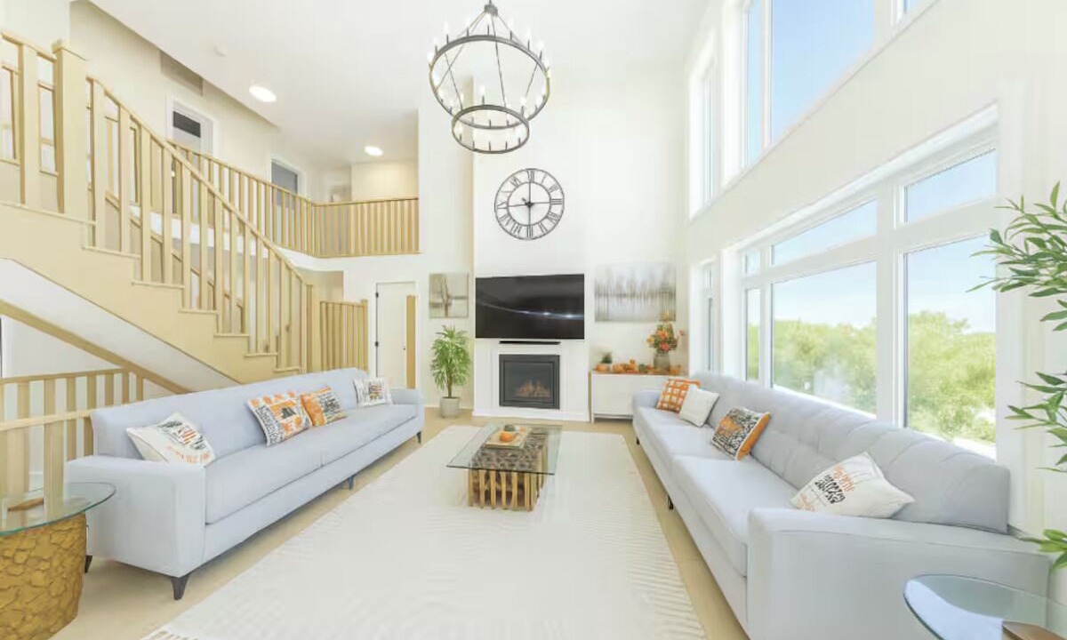 Photo of Livingroom in Lake of Bays