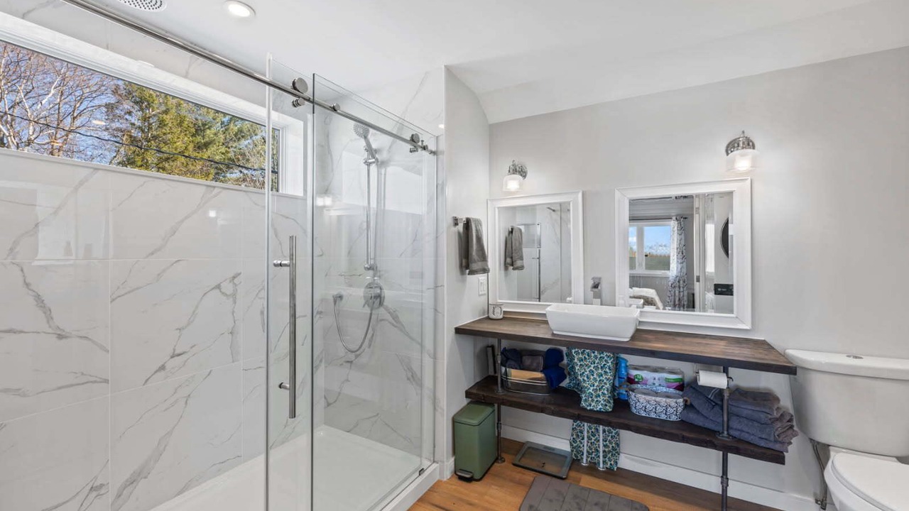Photo of Bathroom in Leeds and the Thousand Islands