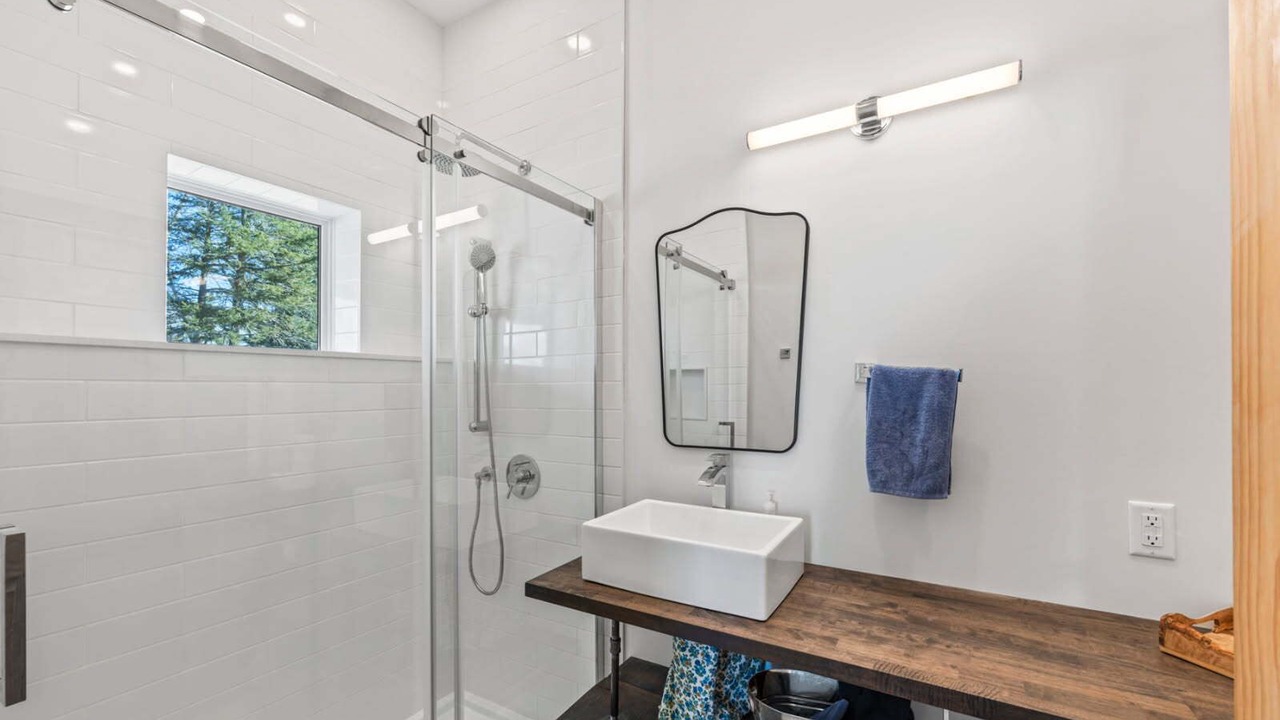 Photo of Bathroom in Leeds and the Thousand Islands