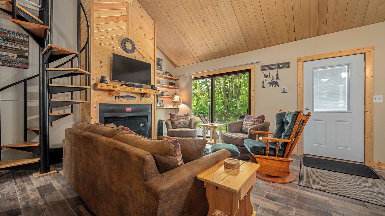 Photo of Livingroom in Hill City