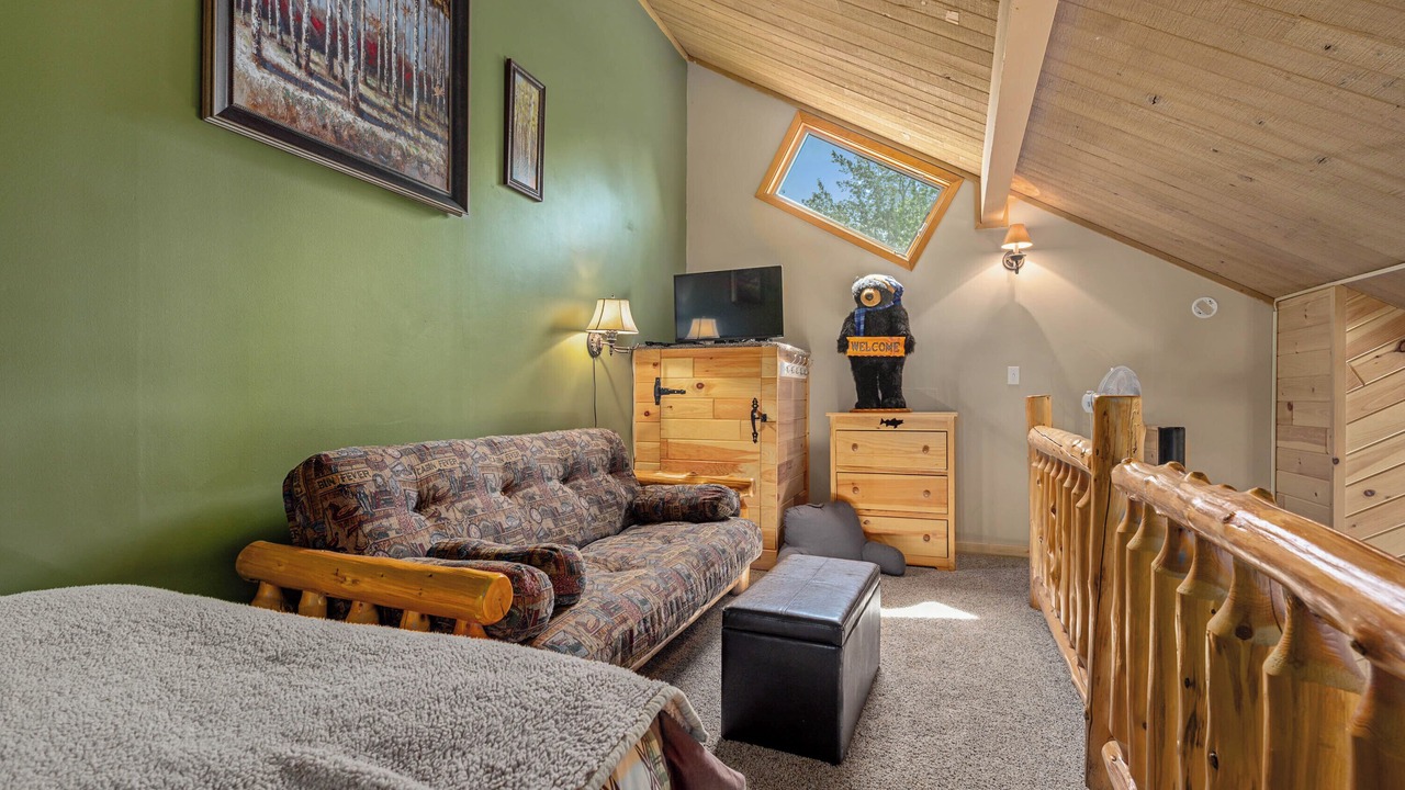 Photo of Livingroom in Hill City