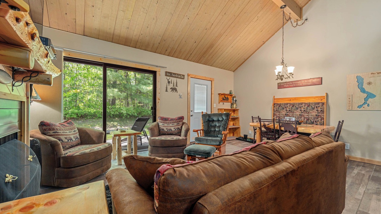 Photo of Livingroom in Hill City