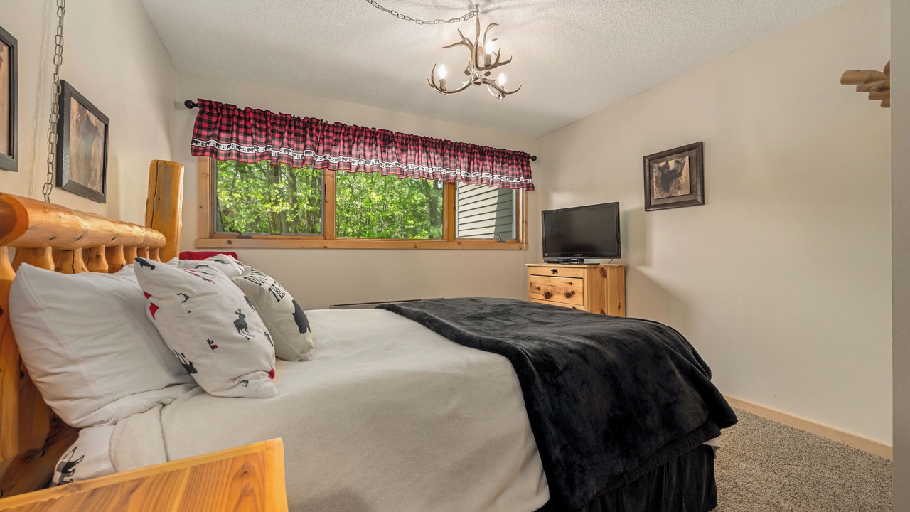 Photo of Bedroom in Hill City