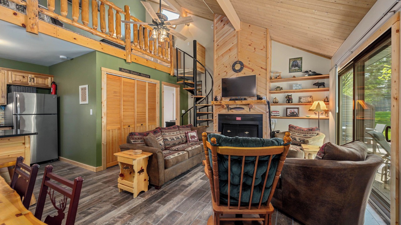 Photo of Livingroom in Hill City