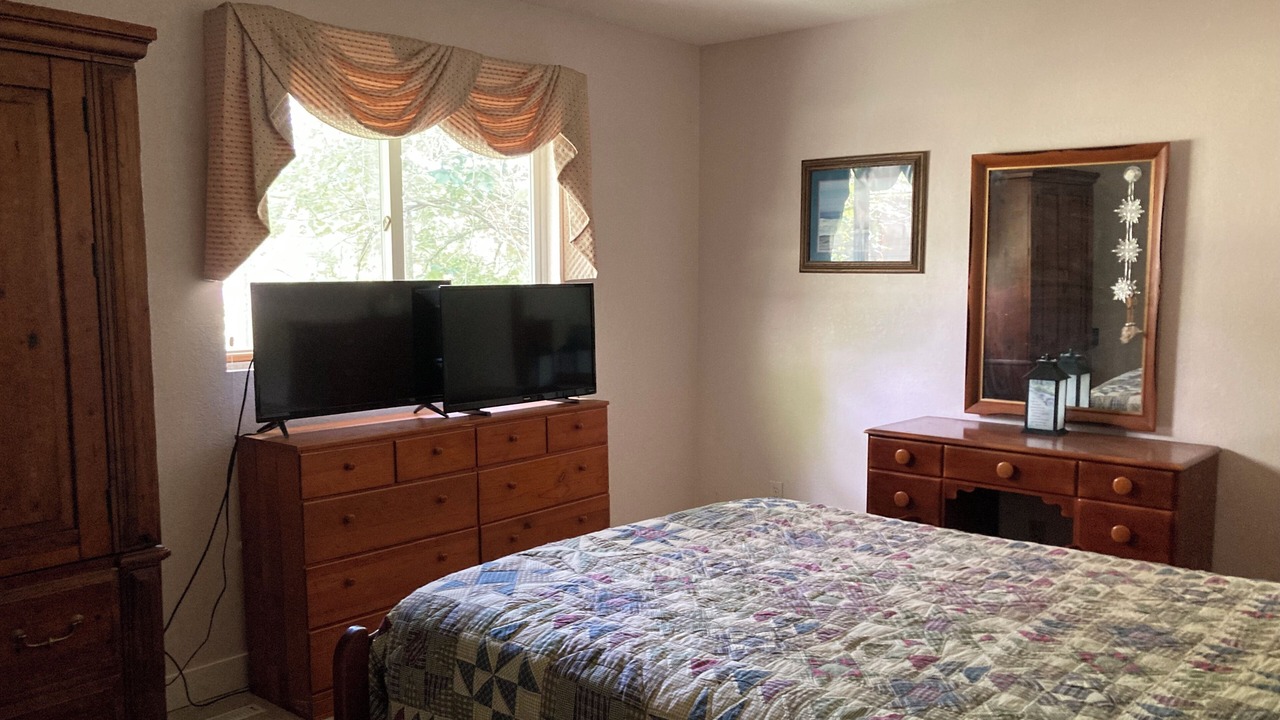 Photo of Bedroom in Litchfield