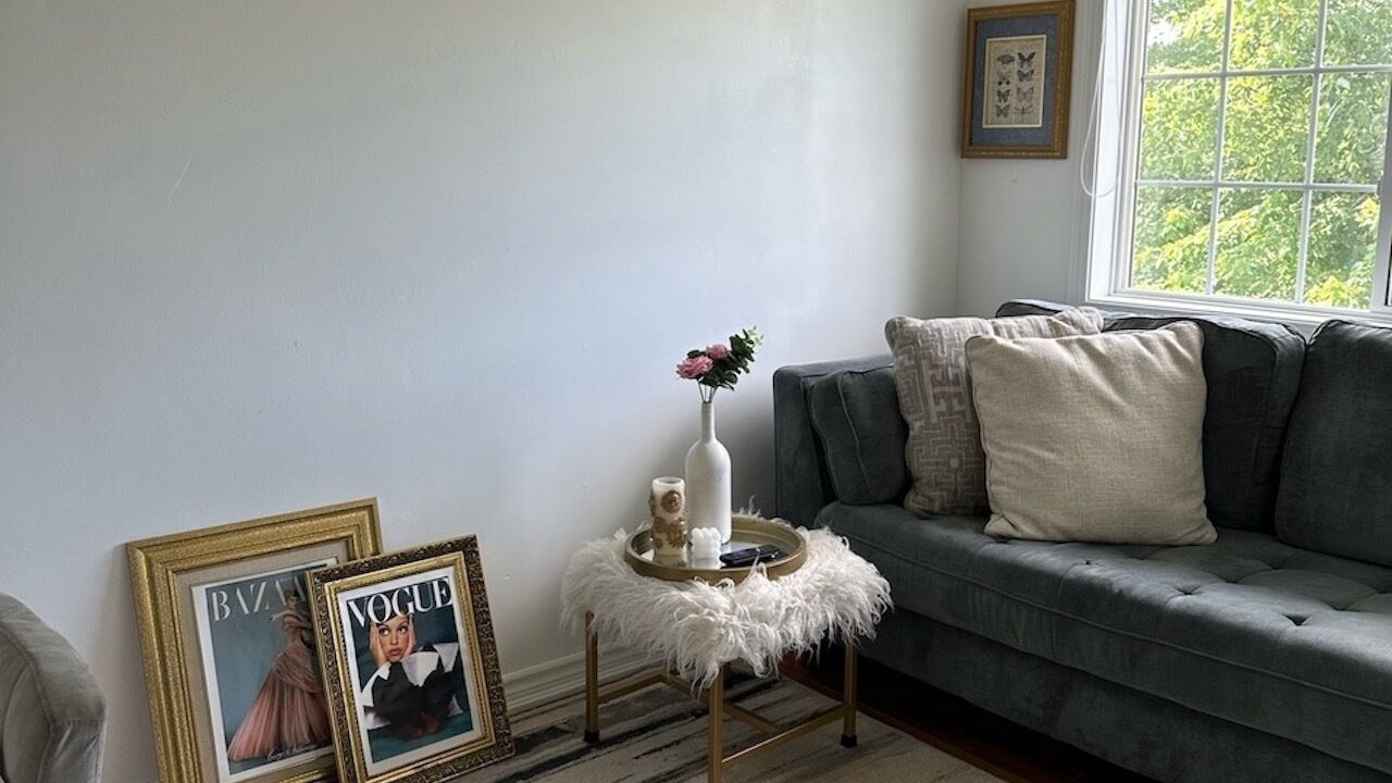 Photo of Livingroom in East Credit