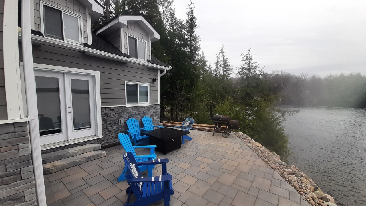 Photo of Patio Balcony in North Kawartha