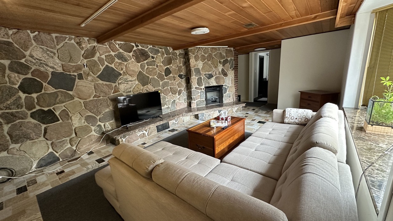 Photo of Livingroom in Bayview Village