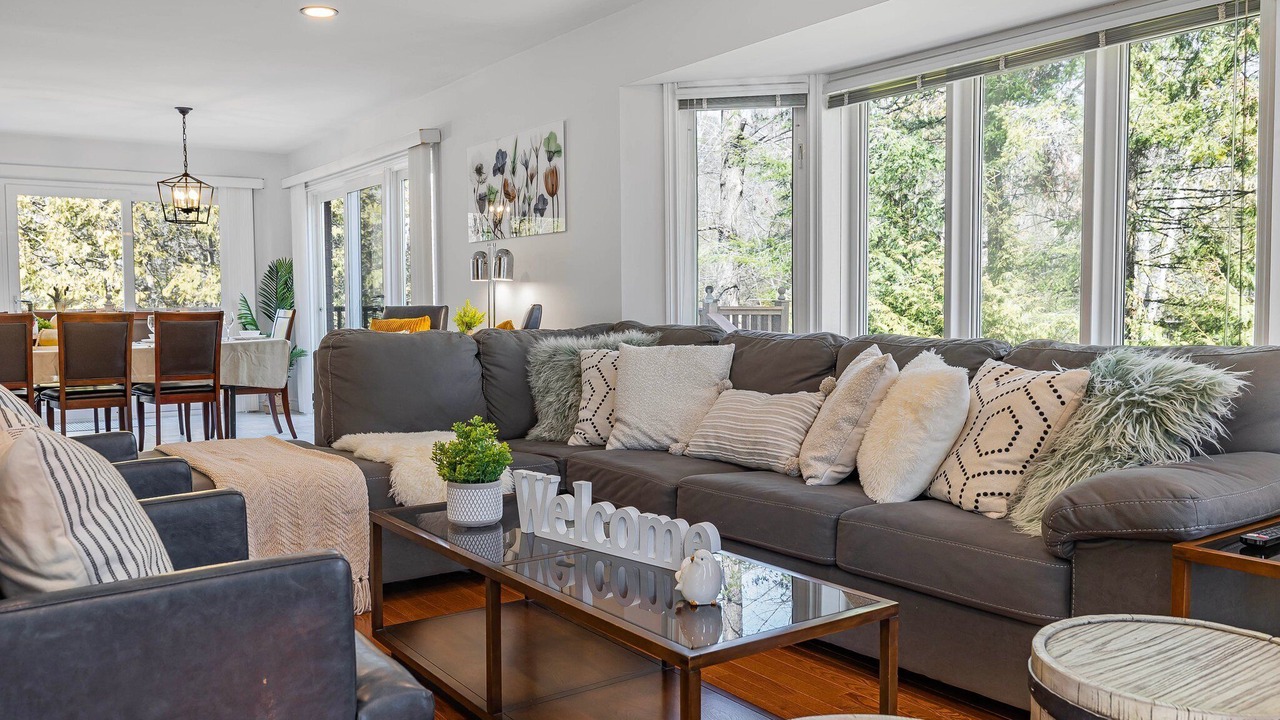 Photo of Livingroom in Tiny