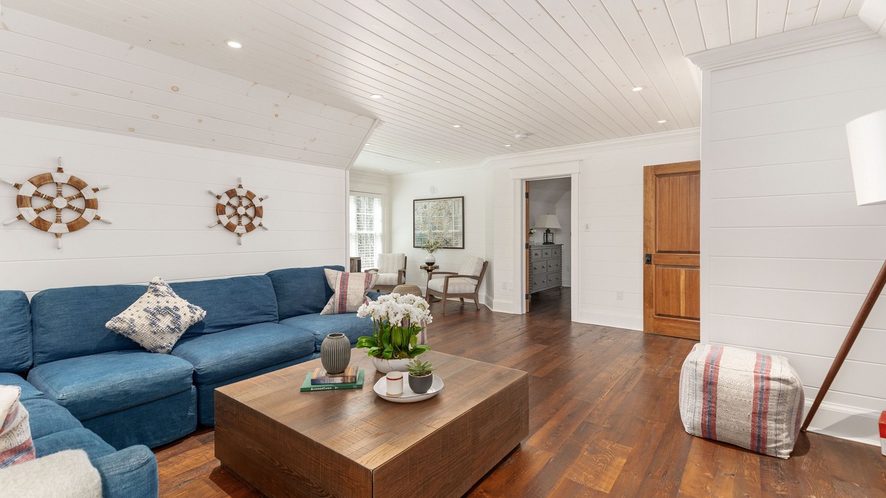 Photo of Livingroom in Georgian Bay