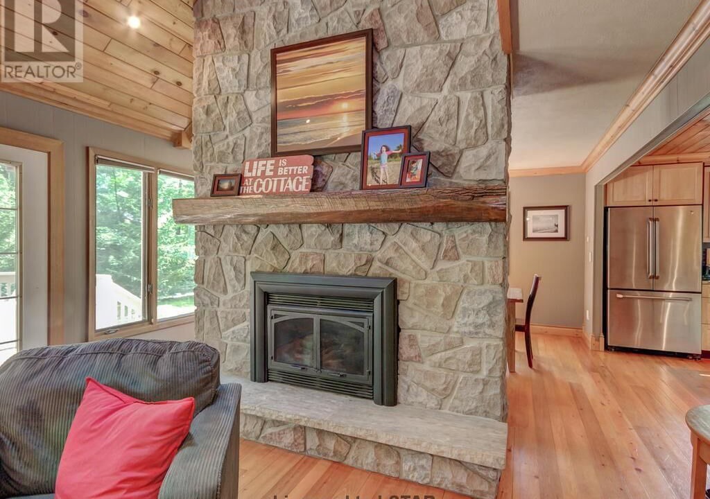 Photo of Livingroom in Grand Bend