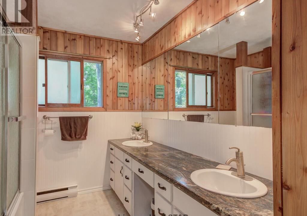 Photo of Bathroom in Grand Bend