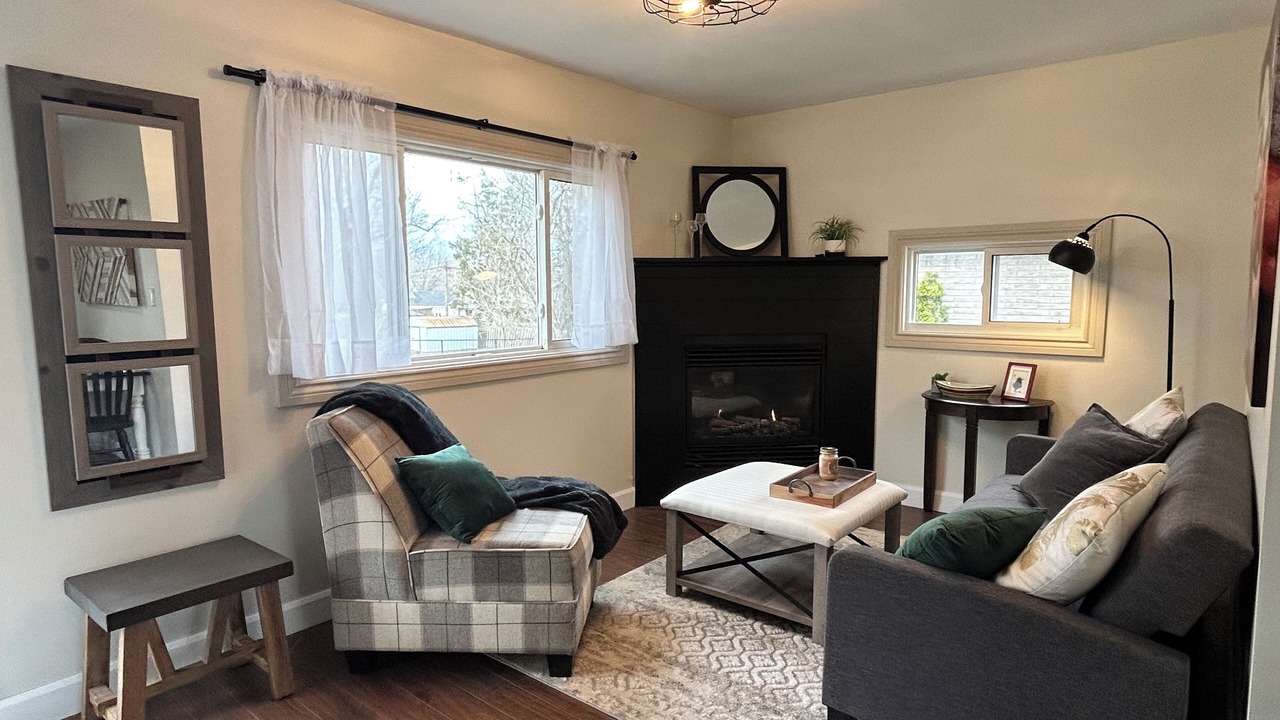 Photo of Livingroom in Port Perry