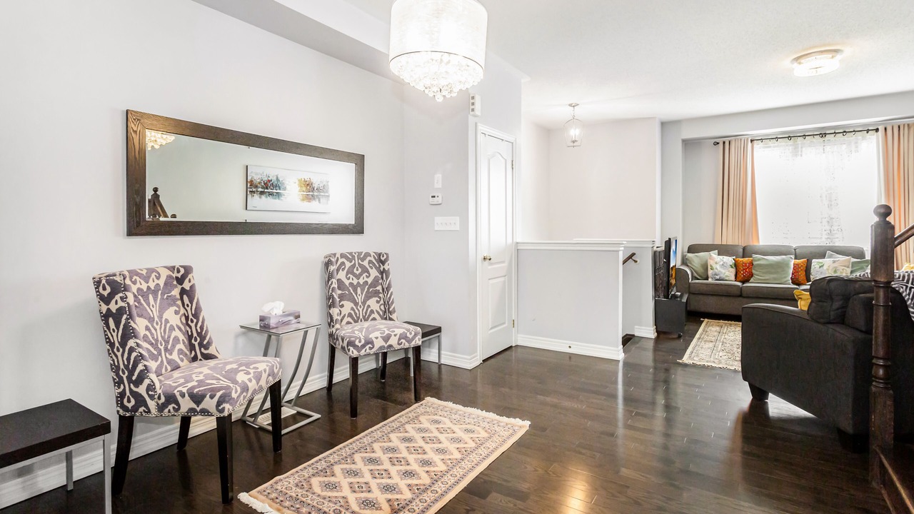 Photo of Livingroom in East Credit