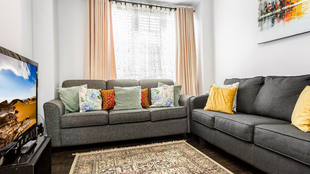 Photo of Livingroom in East Credit